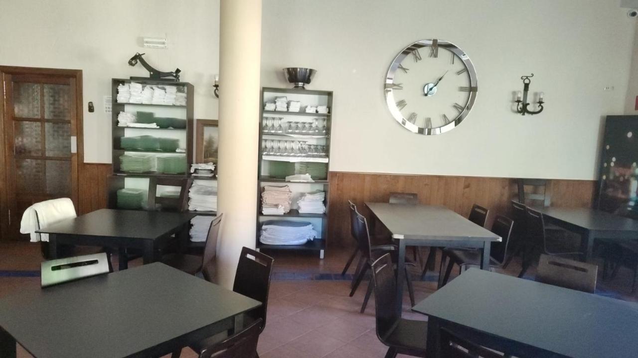 Hostal Restaurante Andra Rio Madera Exterior photo